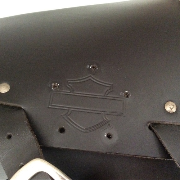 Harley Davidson motorcycle leather saddlebag - Picture 3 of 15